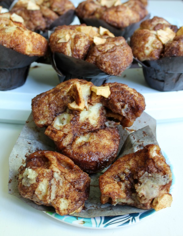 Apple Cinnamon Cobblestone Muffins | A Sweet Baker Apple Cinnamon Cobblestone Muffins
